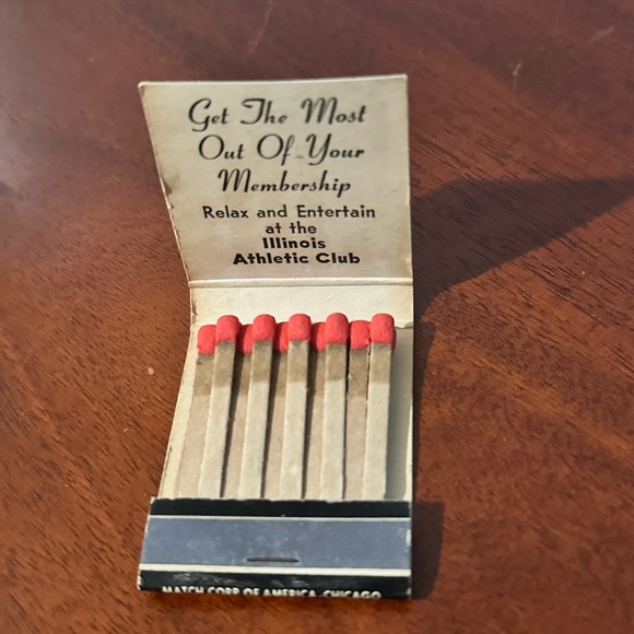 Vintage Matchbook Illinois Athletic Club of Chicago IAC Membership Relax Matches - Picture 16 of 16